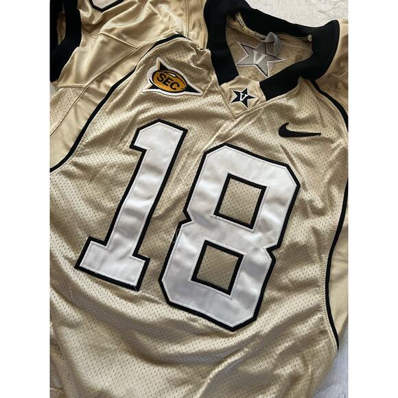 Vanderbilt Game Worn Football Jersey. #18  Dexter Daniels - Picture 3 of 7